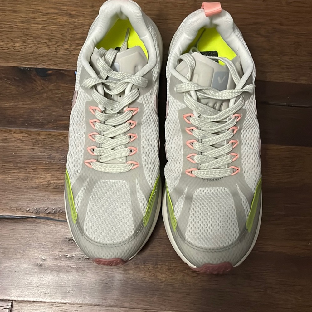 VEJA SPORT SHOES